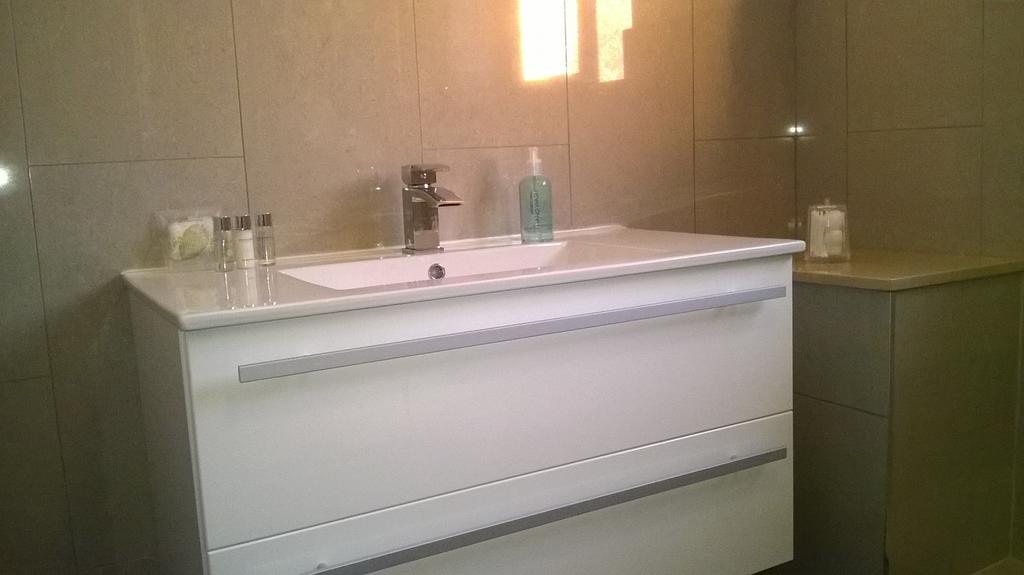 Denham Guest House מראה חיצוני תמונה